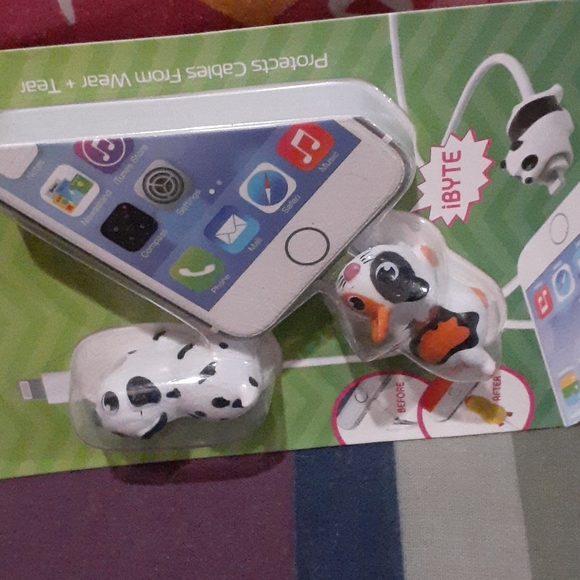 Tzumi Bytes Pet Cable Protectors, Set of 2 - Picture 7 of 8